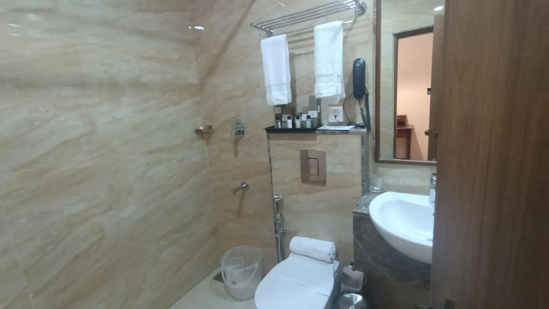 ***  Hotel Seashell - Marine Drive Kochi India