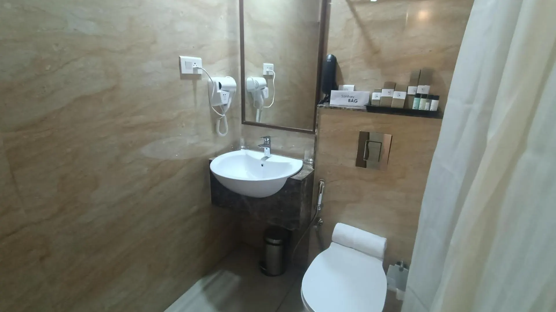 Hotel Seashell - Marine Drive Kochi