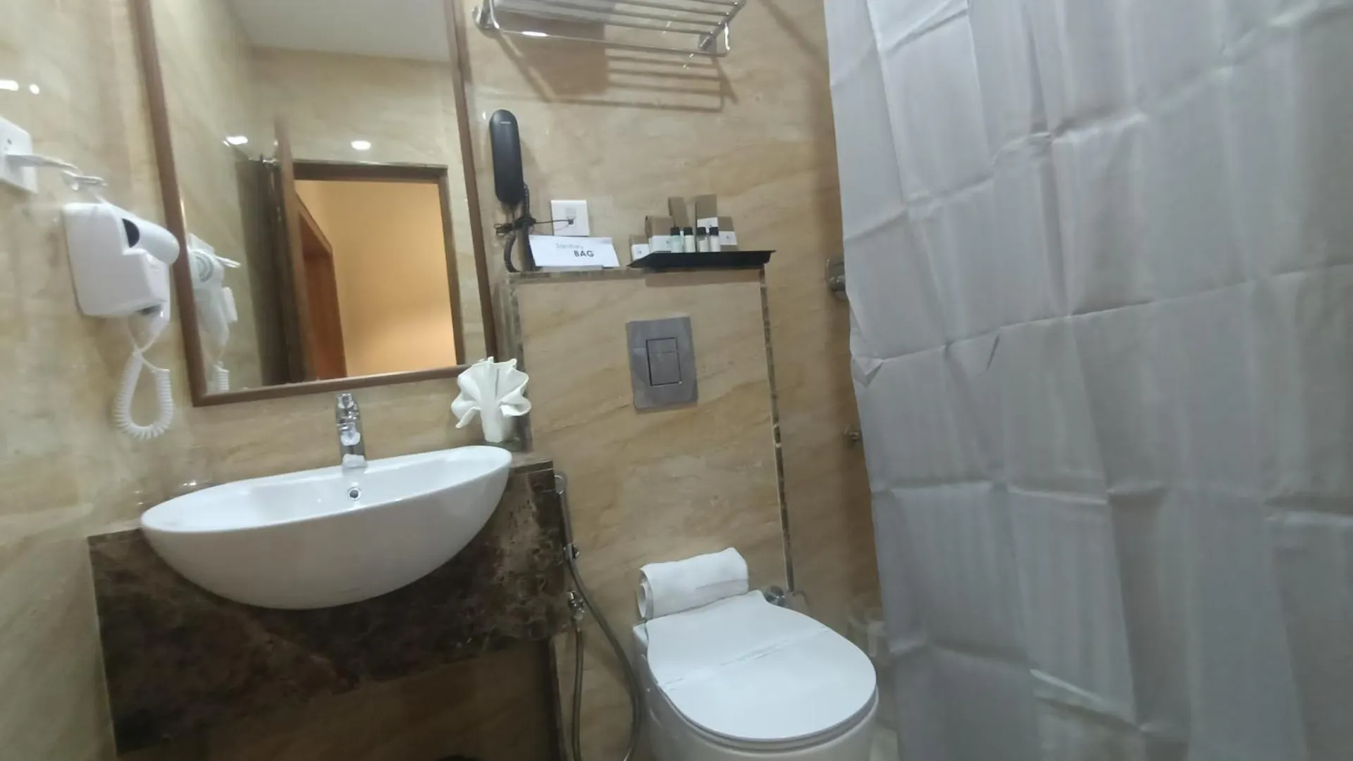 Hotel Seashell - Marine Drive Kochi 3*,