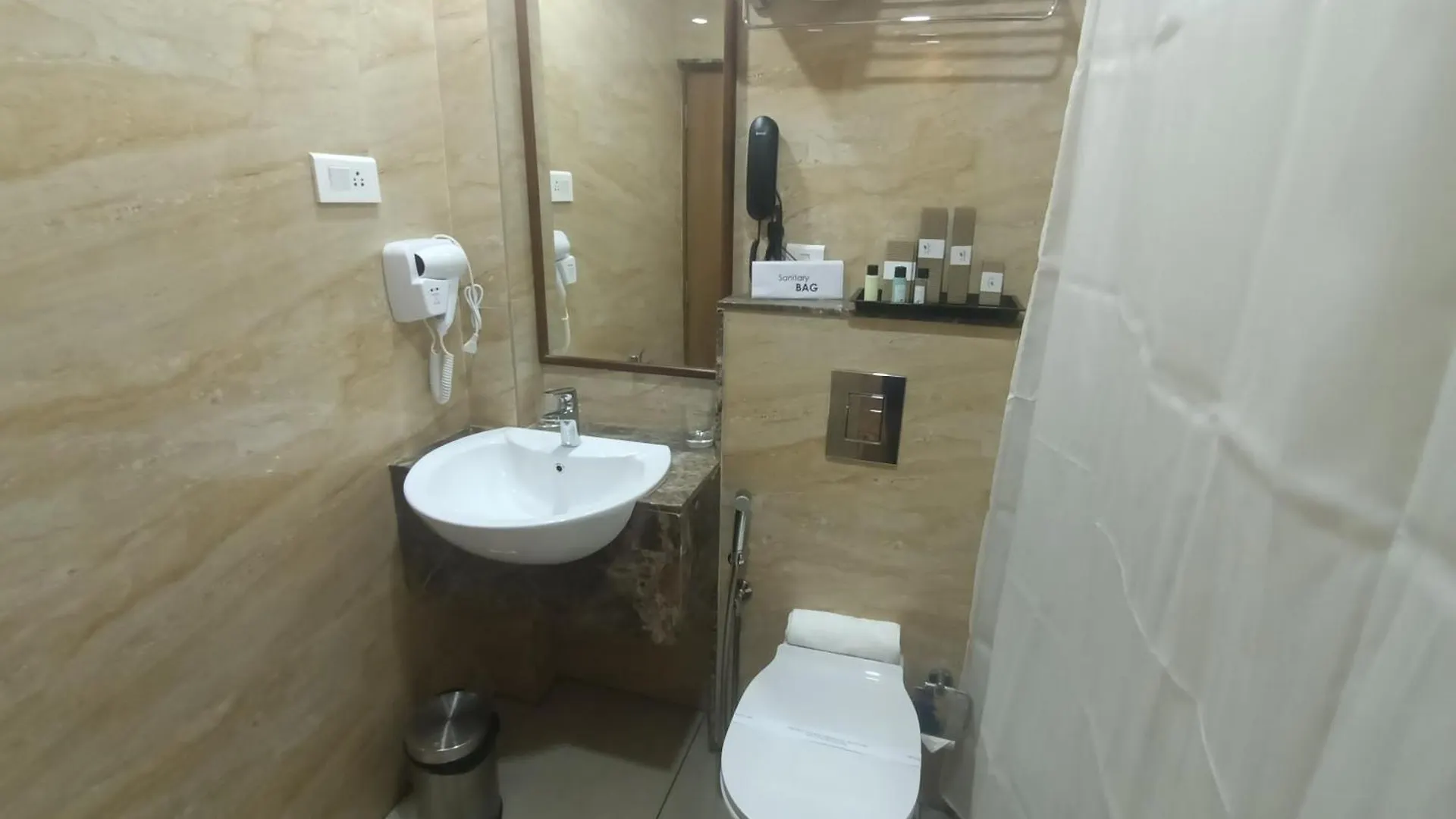 Hotel Seashell - Marine Drive Kochi