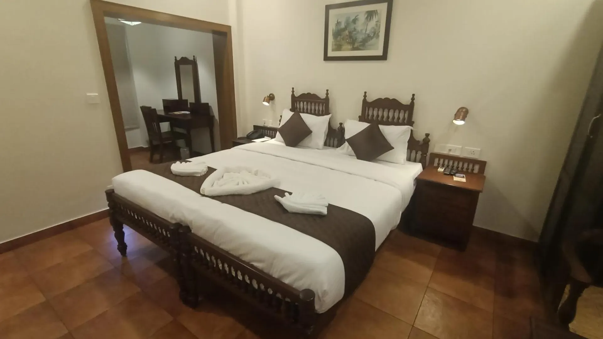 Hotel Seashell - Marine Drive Kochi