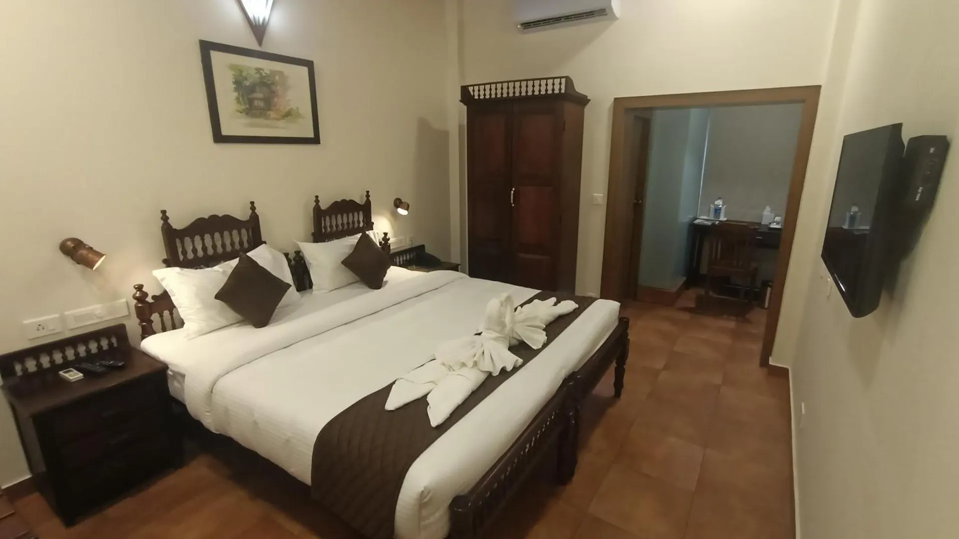 Hotel Seashell - Marine Drive Kochi
